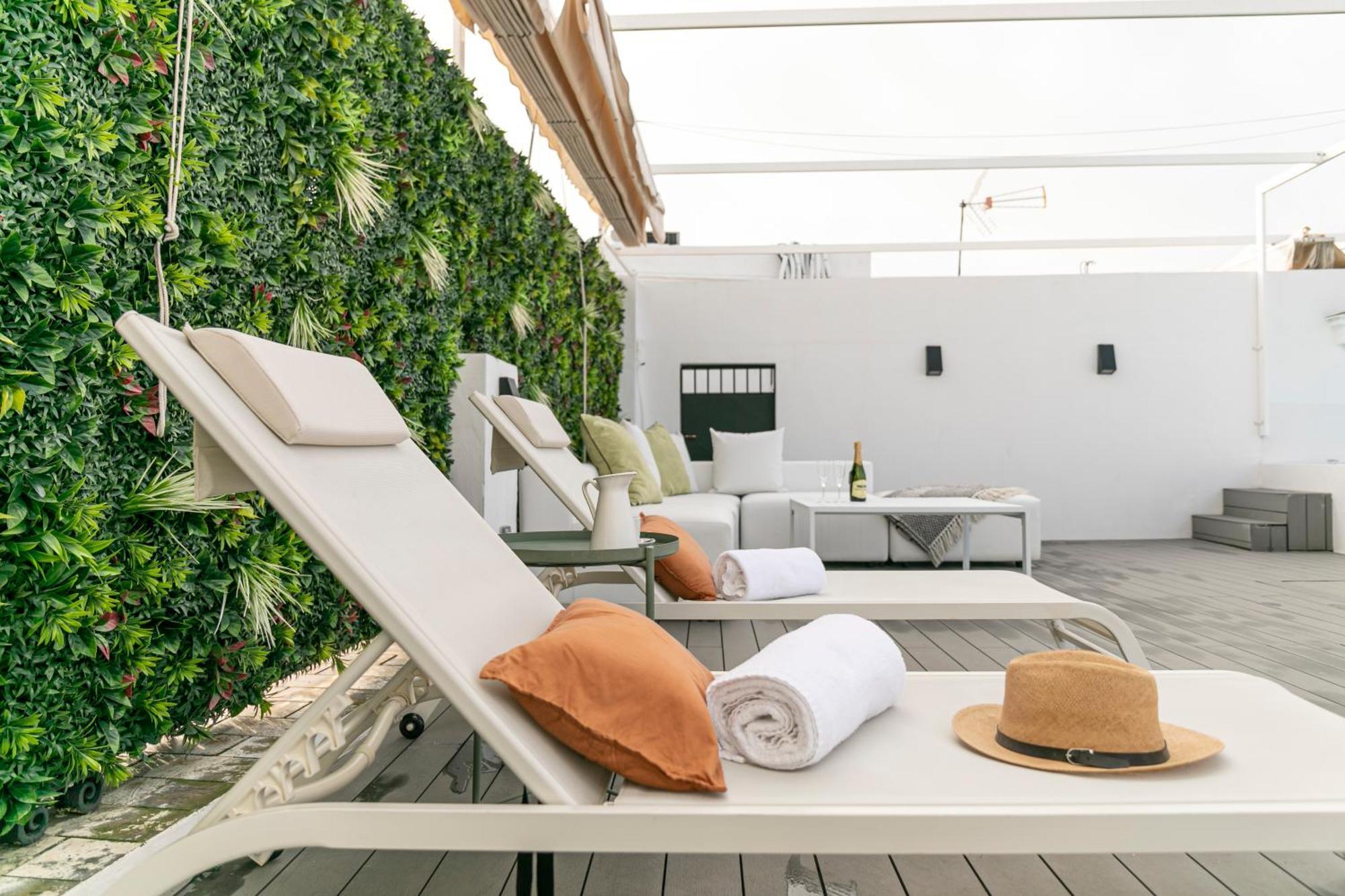 Isg Apartments Modern Atticpool At The Cathedralfree Parking Севилья Экстерьер фото