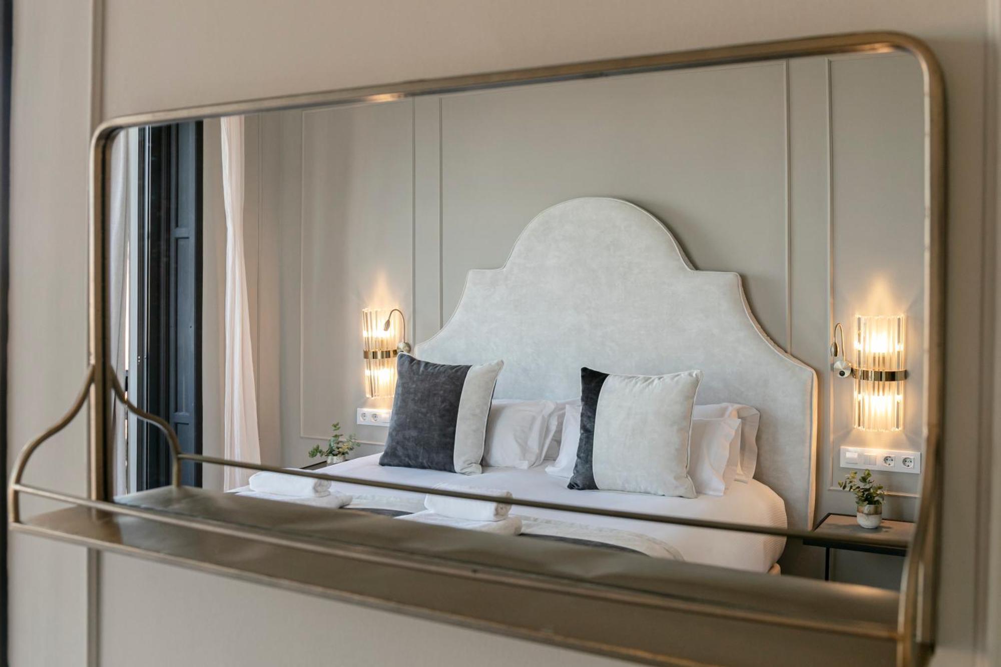 Isg Apartments Modern Atticpool At The Cathedralfree Parking Севилья Экстерьер фото