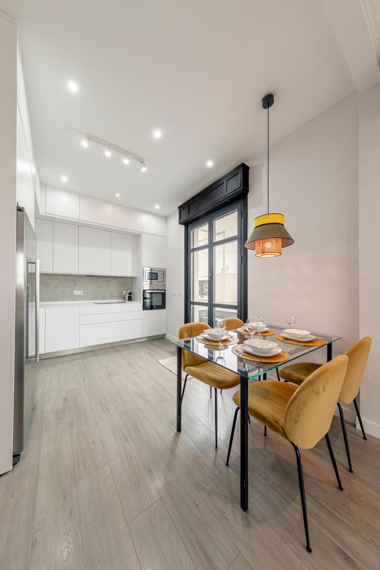 Isg Apartments Modern Atticpool At The Cathedralfree Parking Севилья Экстерьер фото