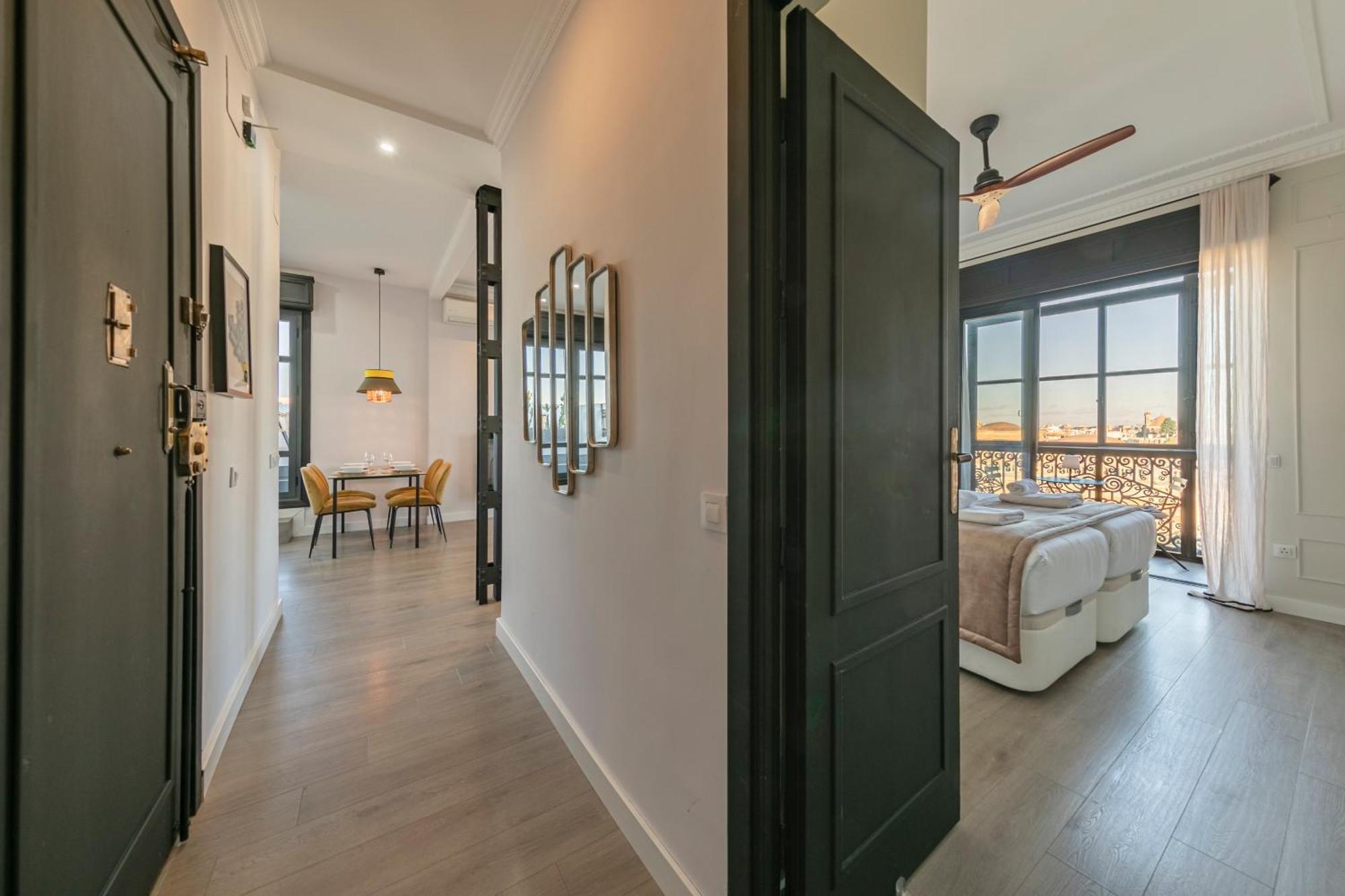 Isg Apartments Modern Atticpool At The Cathedralfree Parking Севилья Экстерьер фото